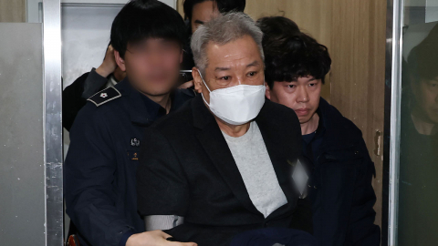  '통일교 청탁' 건진법사 전성배, 2심에서 징역 5년