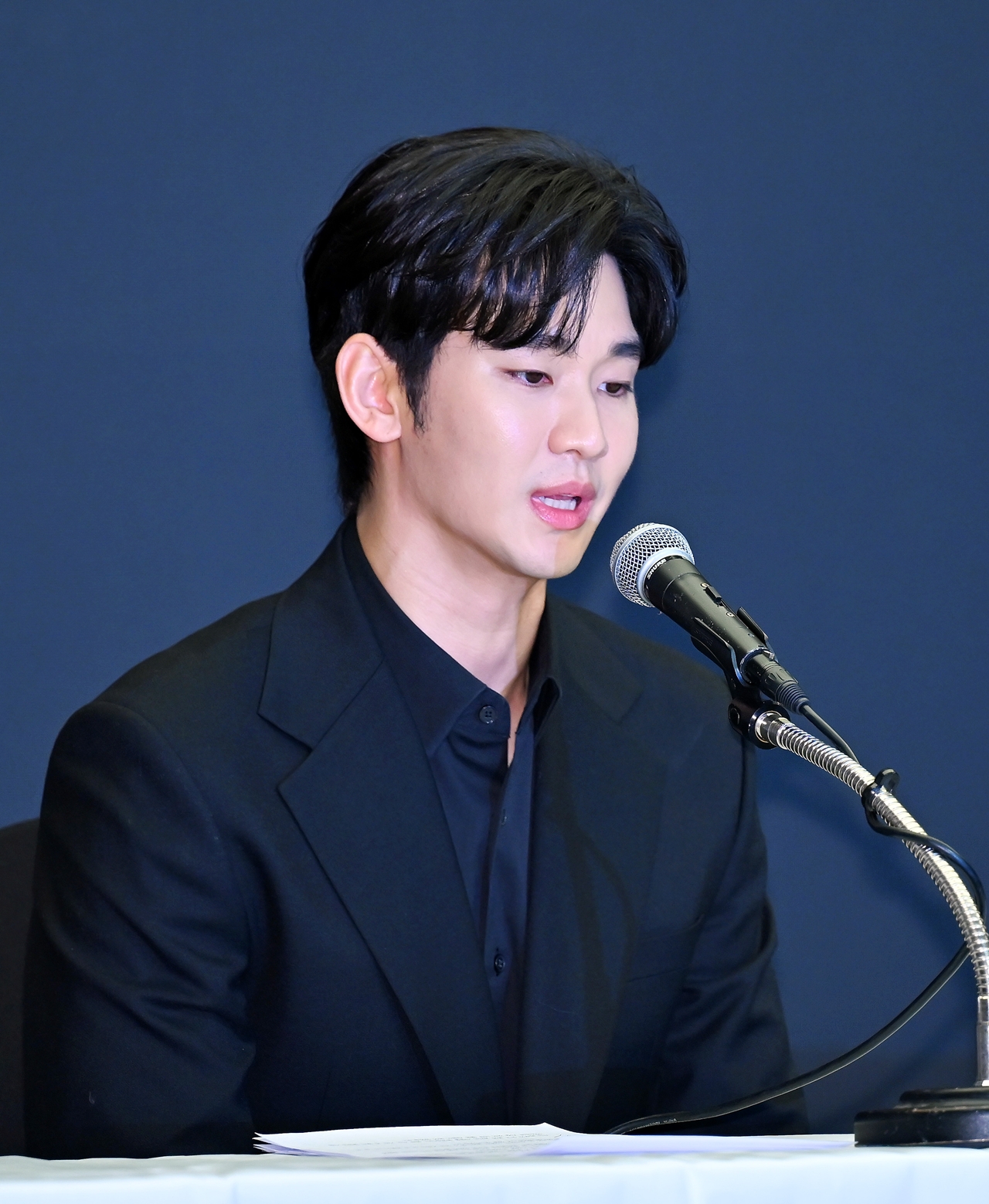 경찰 "김수현, 미성년자 교제 사실 없어…김새론 녹취록은 AI 조작"