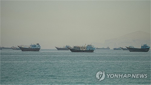 호르무즈 '숨통' 트이나...LNG·원유 운반선 잇단 통과