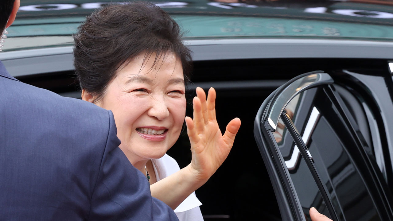 박근혜, 강원도 원주·횡성 방문...국민의힘 후보 지지 호소