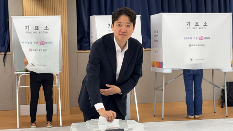 이준석, \'투표 새치기 논란\'에 다른 각도 영상 공개