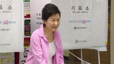박근혜 전 대통령, 대구서 투표…"소중한 한 표 행사해야"