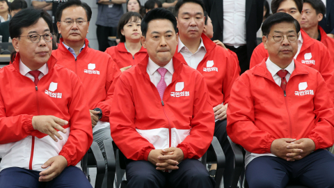 출구조사 결과에 국민의힘 '침묵' 속 침통한 분위기