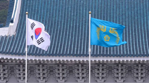 청와대, 투표 용지 부족 사태에 "선관위가 대응할 문제"