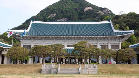  청와대 "선관위, 투표권 행사·개표 관리에 차질 없게 조치 바라"