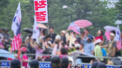 초유의 투표지 부족 사태…이틀째 시위 계속