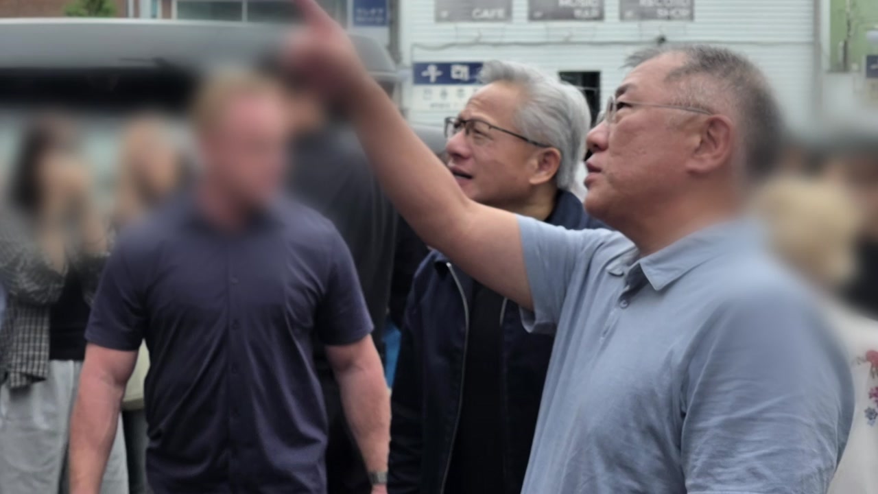 젠슨 황, 현대차 정의선과 '냉면 오찬'...내일 사옥 방문