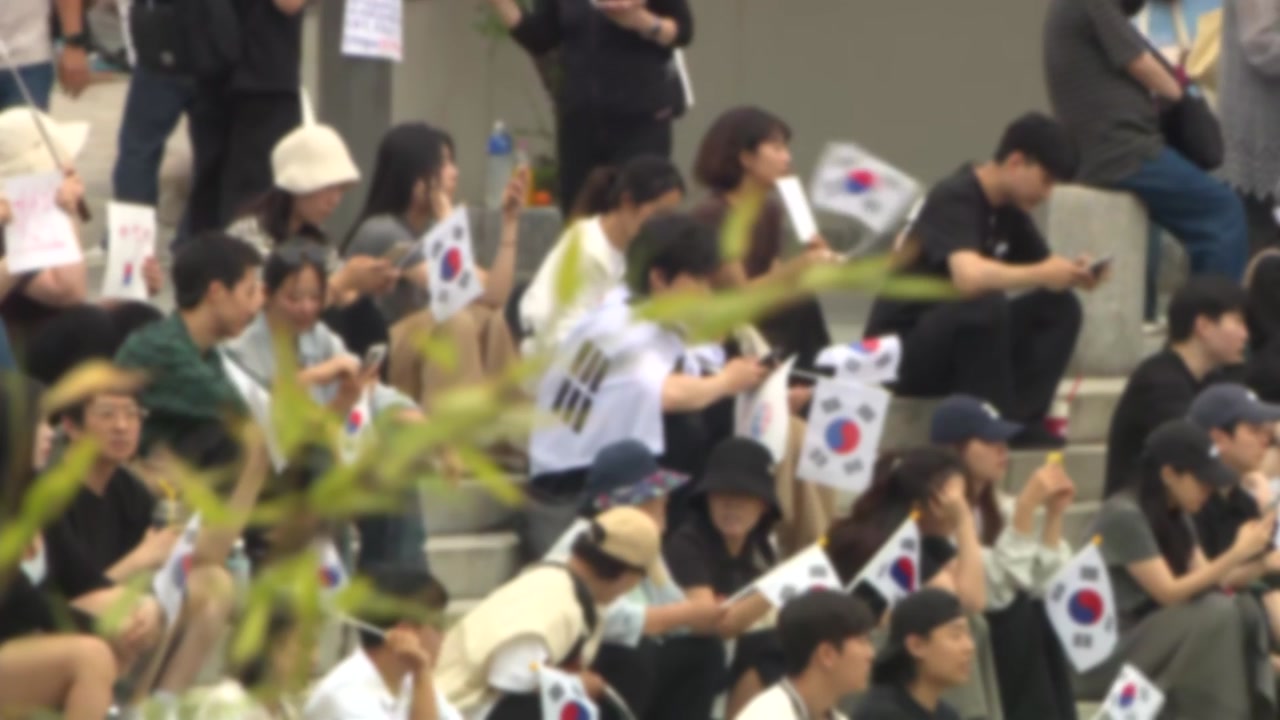 개표소 봉쇄 시위 사흘째...선거관리 부실 비판 고조