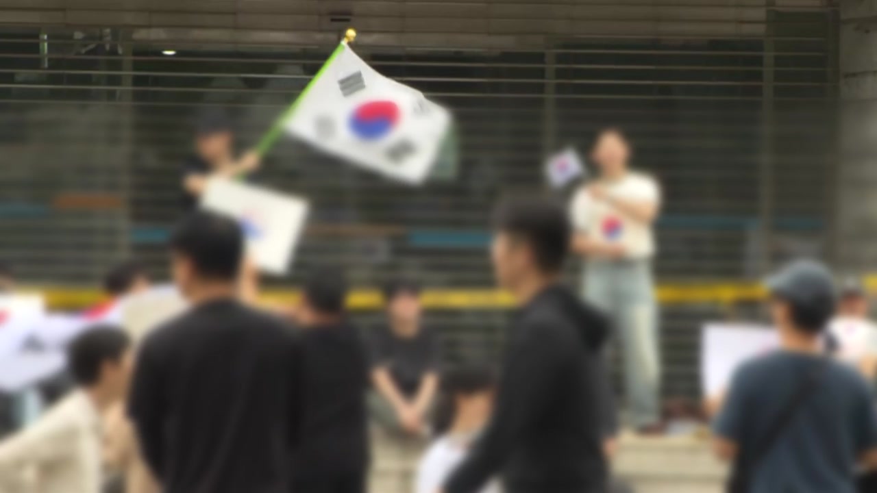 개표소 봉쇄 시위 사흘째 계속...장기화 가능성