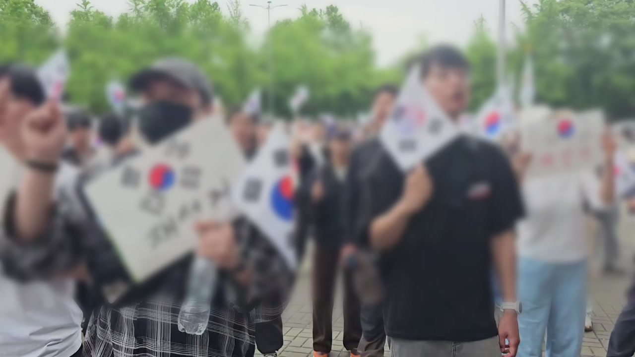 '투표용지 부족' 개표소 봉쇄시위 계속...장기화 가능성