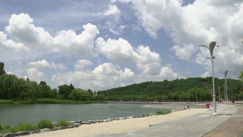 [날씨] 전국 구름 많음, 한낮 초여름 날씨…동쪽 한때 소나기