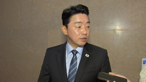 강훈식 "국내외 상황 고려해 배웅 인원 최소화…확대 해석 말라"
