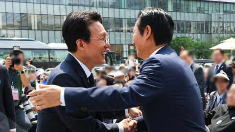 김민석·정청래는 포옹했지만…가열되는 '당권' 신경전