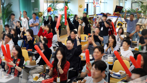 직장인도 "대한민국 파이팅!"…일터 곳곳 '응원 열기'