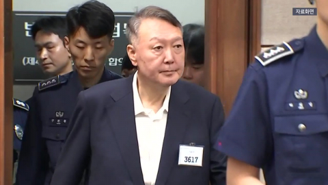 종합특검, 윤석열 2차 소환…\'반란 혐의\' 조사