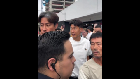 손흥민의 꿀맛 휴식...현지 타코 레스토랑은 '북새통'