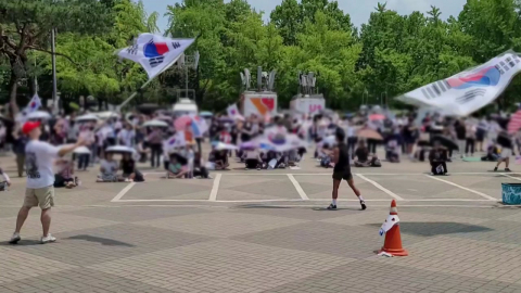 개표소 봉쇄 시위 열흘째 "부정선거 재선거"…장기화 전망