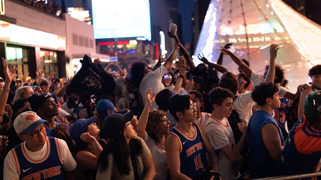 뉴욕주 학생들, NBA 우승한 뉴욕 닉스 퍼레이드 보게 시험 미뤄달라고 청원...뉴욕주 "안 돼"