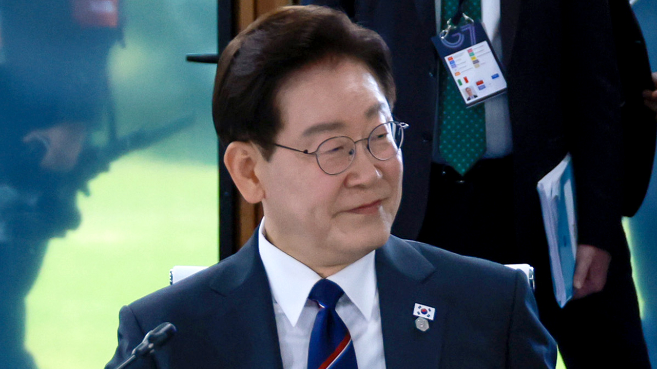 이 대통령, G7 공식만찬 참석...트럼프 옆자리서 관심사 논의