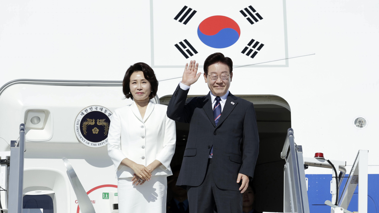 청와대 "이 대통령 귀국 행사에 민주당 지도부 참석 예정"