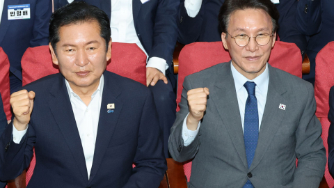 당권전쟁 전초전? 워크숍서 정청래-김민석 '당청 원팀' 기싸움