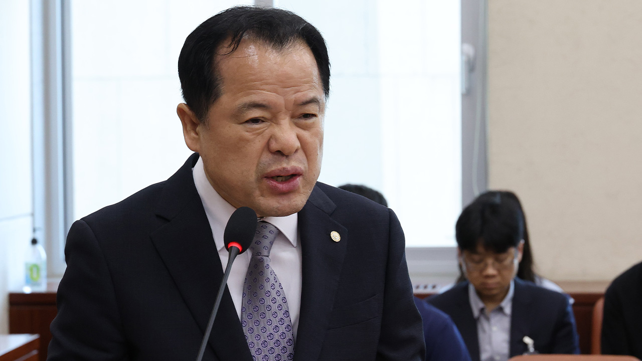 위철환 직무대행, 사퇴 요구에 "그건 무책임...수습해야"