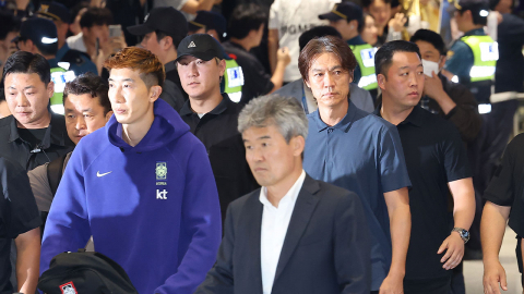 [뉴스타트] '월드컵 참사' 홍명보호 씁쓸한 새벽 귀국...홍명보 전 감독 끝까지 침묵