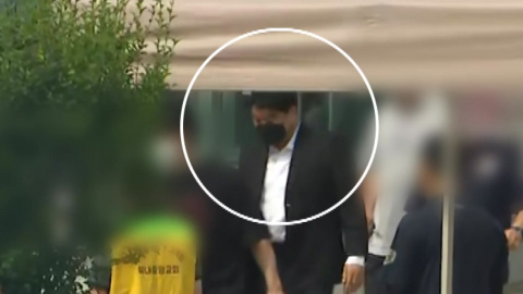 [현장영상+] \'음주 뺑소니\' 김호중…구속 2년 1개월 만에 출소