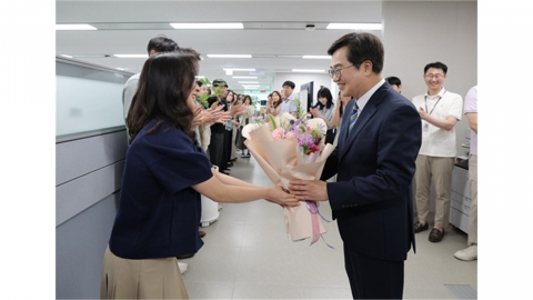 김동연 경기지사 퇴임..."과분한 사랑에 감사"