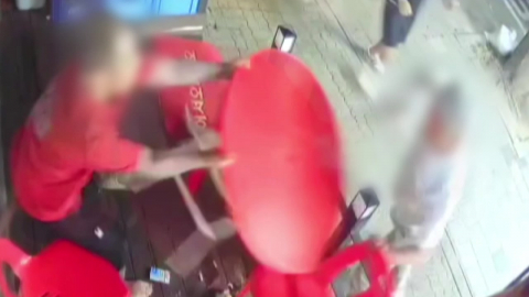 [단독] 술집서 말다툼 끝에 흉기 휘두른 50대 영장 신청..."탁자로 막아 위기 모면"