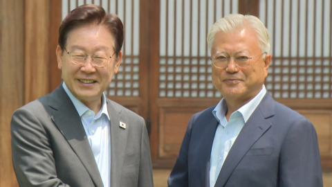 호남 투자에 "문 전 대통령 덕분"…2시간 동안 '화기애애'