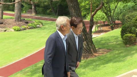청와대 "이·문, 가짜뉴스·멸칭 도움 안 된다는 데 뜻 모아"