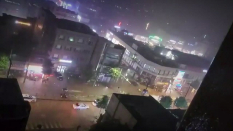 \'당신이 잠든 사이\'…야행성 폭우 더 거세진다
