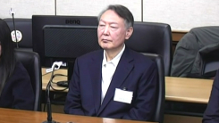 판결 듣고 말없이 고개 '끄덕'...윤석열, 예상한 결과였나 [Y녹...
