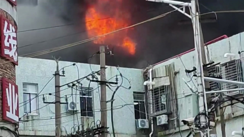 옥상에서 버텼지만 28명 사망…중국 신발 공장 화재