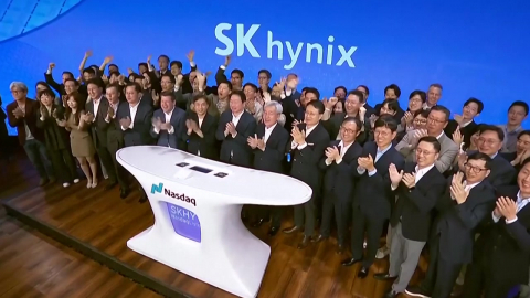 SK하이닉스, 나스닥 데뷔 첫날 13% 상승…AI 기대에 미 투자자 \'주목\'