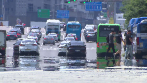 [날씨] 동쪽 곳곳 벌써 35℃↑, 폭염 계속…내일 다시 장맛비