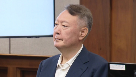 \'무상 여론조사 수수\' 윤석열 잠시 뒤 1심 선고…김건희는 16일 대법 판단