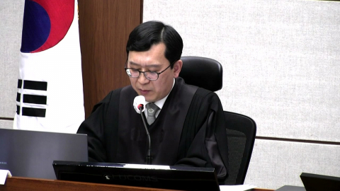 이번에도 '엄벌' 이진관…특검·윤석열 엇갈린 반응