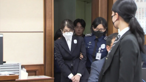 특검, 김건희 대법 선고 연기신청…"윤석열 유죄 판결 반영해야"
