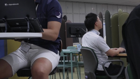 '반바지' 입은 공무원…펄펄 끓는 일본 '열사병 경보'