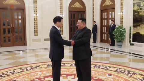 왕후닝 만난 김정은 "북중조약 전략적 성격"…한미일 견제?