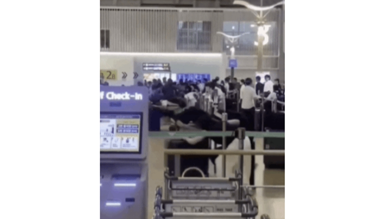 중국인 단체 '새치기'에 인천공항 직원들 부상..."수시로 점검"