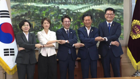 예비경선 시작되자 '전쟁터' 방불...후보들 간 난타전