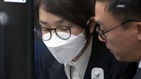 특검, '관저 의혹' 김건희 조사…김 씨, 진술 거부