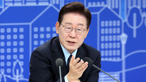 이 대통령 "억지로 가격 낮추는 것 아냐…보유세 강화 동의"