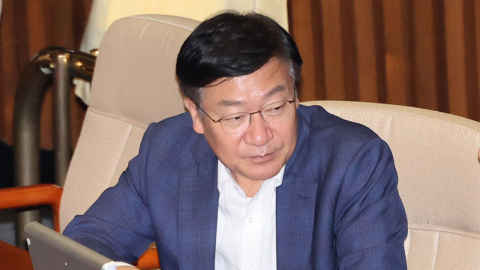정점식, \'멱살\' 소동에 "당 질서 바로잡는 계기 되어야"