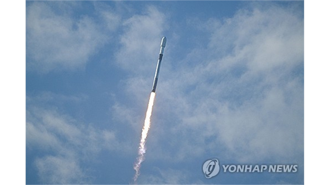 스페이스X, 미 우주군 탐지위성 18차례 쏜다...2.3조 원 규모 계약
