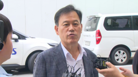\'관저 의혹\' 윤한홍 의원 첫 조사…"공사와 무관"