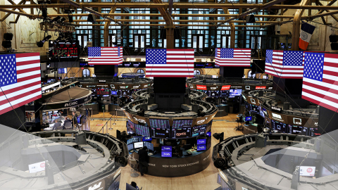 다우·S&P 500 사상 최고치 경신…"한국 2031년까지 메모리 최강"